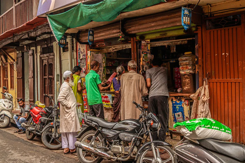 Lối đi trong cửa hàng